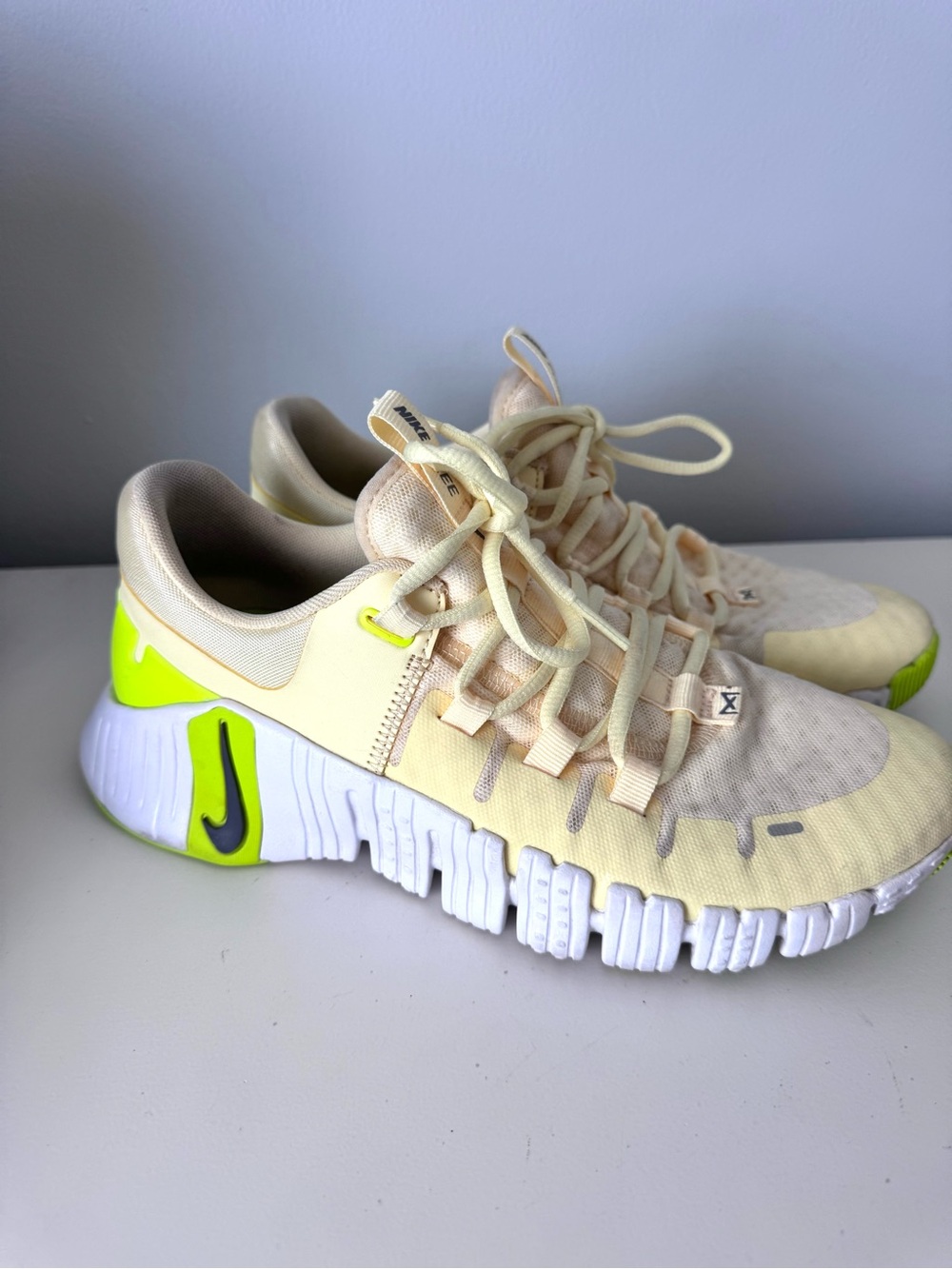Nike Free Free Metcon 5 sneakers in the "Citron Tint/Volt" Women’s size 9 - Picture 4 of 8
